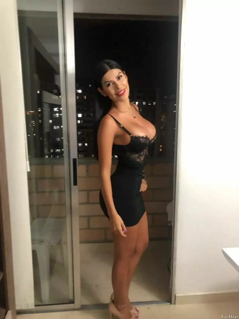 Carolina Profile image 1