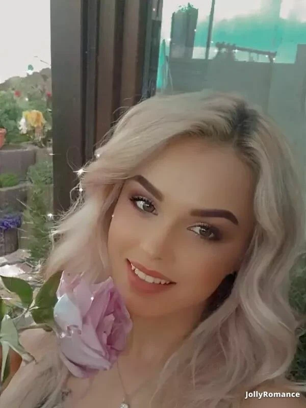 Inna Profile image 3