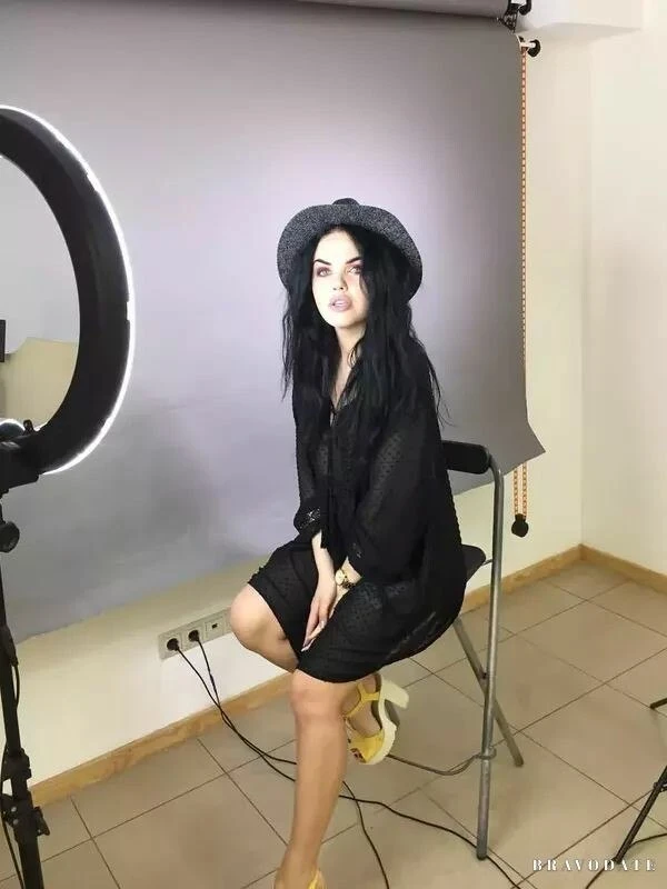 Anna Profile image 4