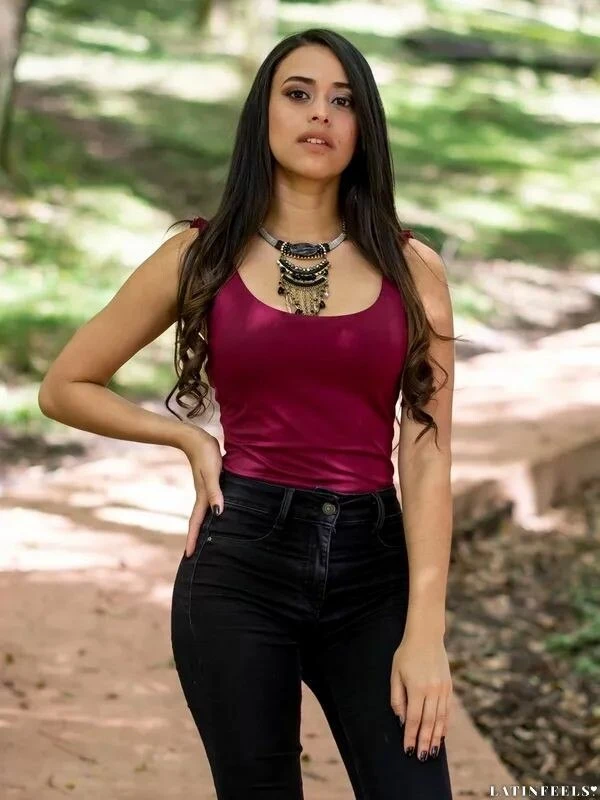 Fernanda Profile image 4