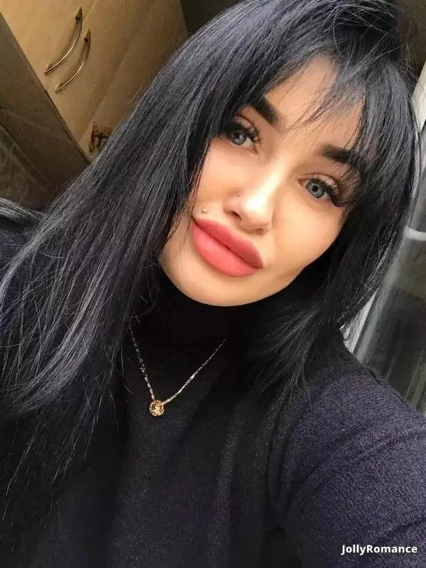 Vlada Profile image 2