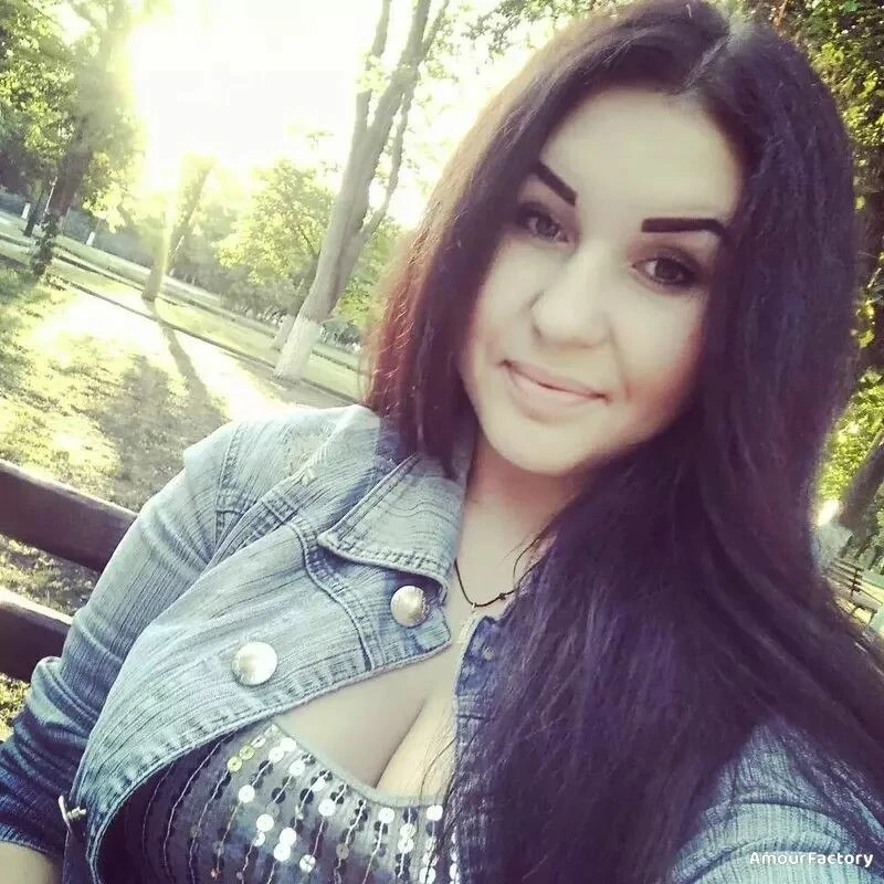 Oksana Profile image 1