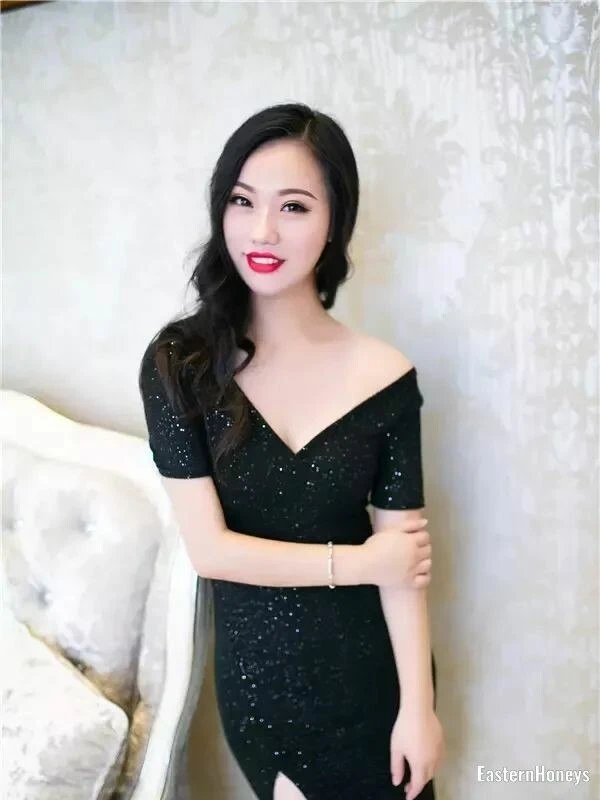 Lingxiao Profile image 2